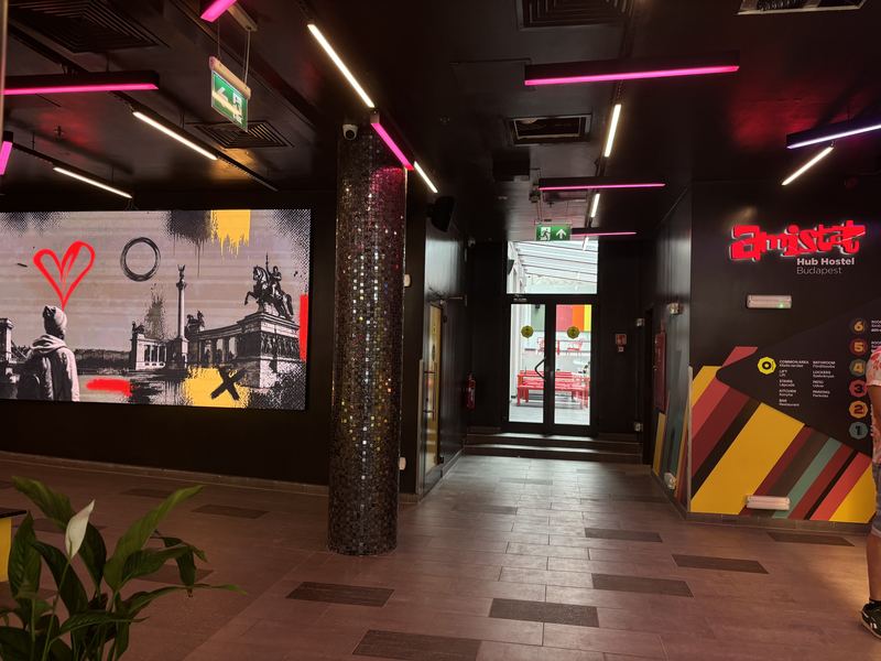 Amistat — lobby